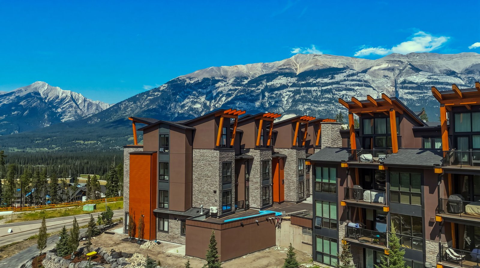 92-web-or-mls-101_Stewart_Creek_009
